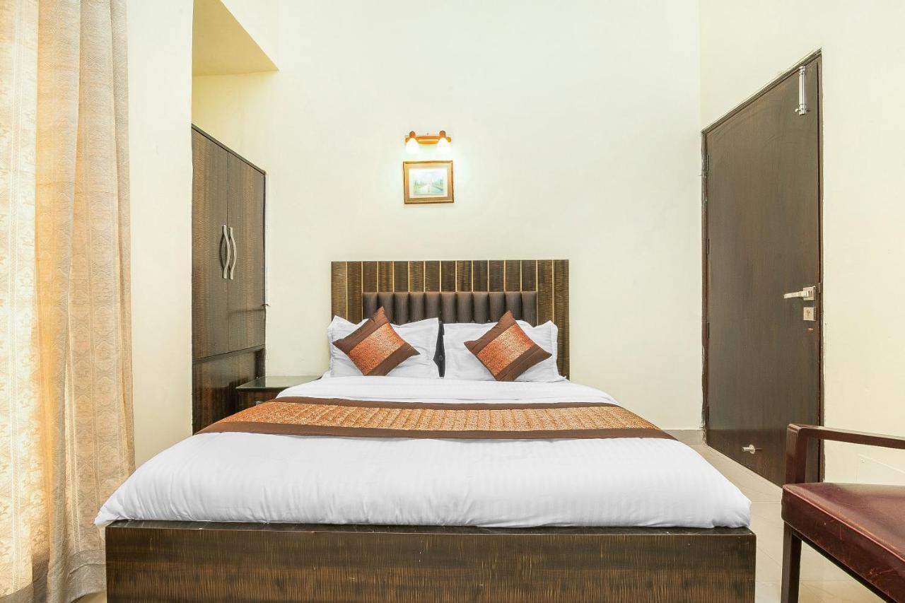 Oyo 14245 Amitabh Guest House 新德里 外观 照片