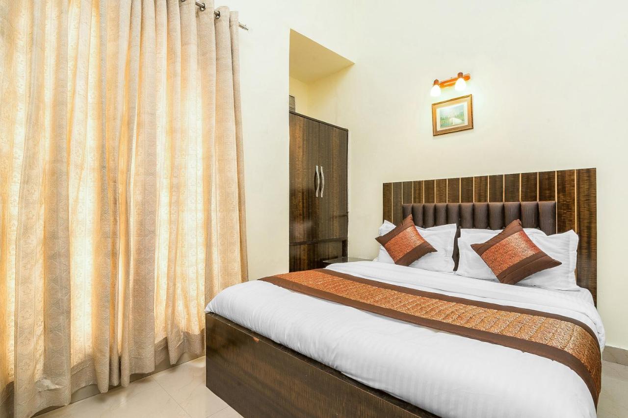 Oyo 14245 Amitabh Guest House 新德里 外观 照片